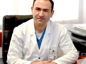 Врач Айк Енокян